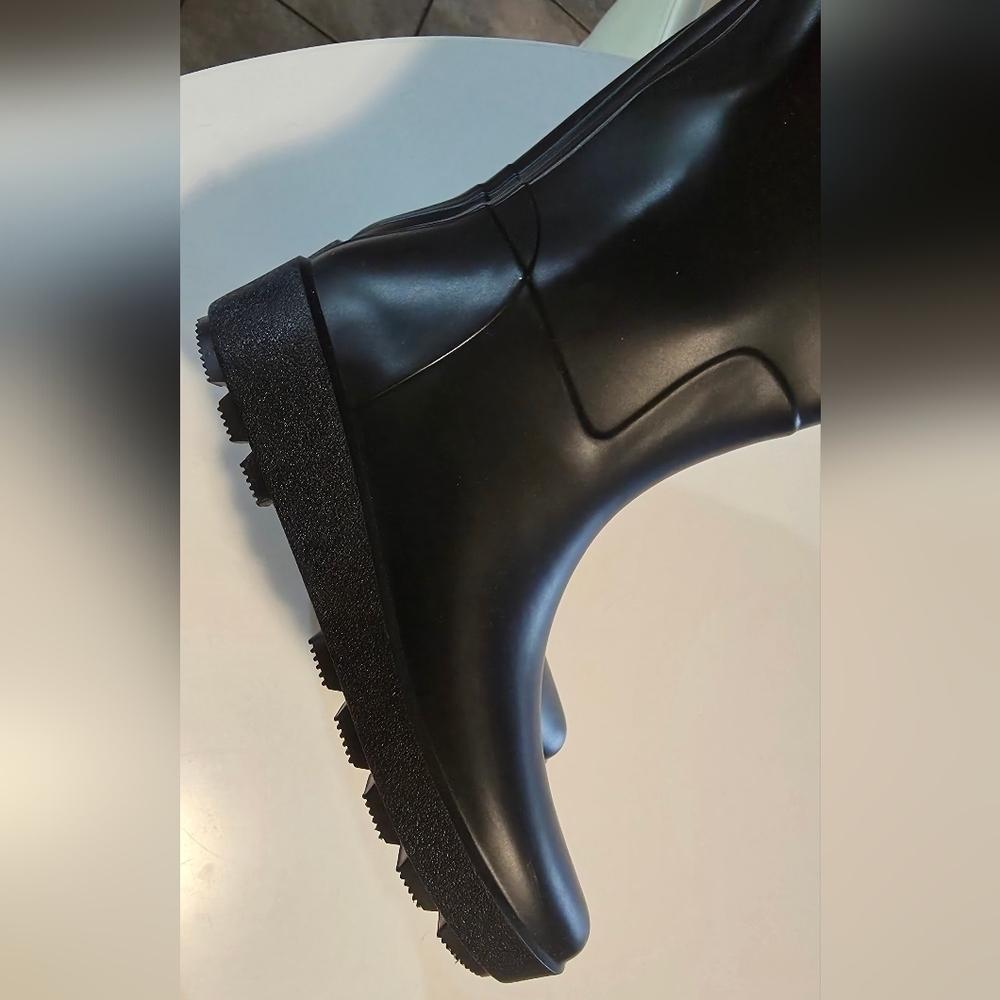 Black Wedge Rain Boots Size US 7.5 Confotable Stylish - Picture 6 of 6